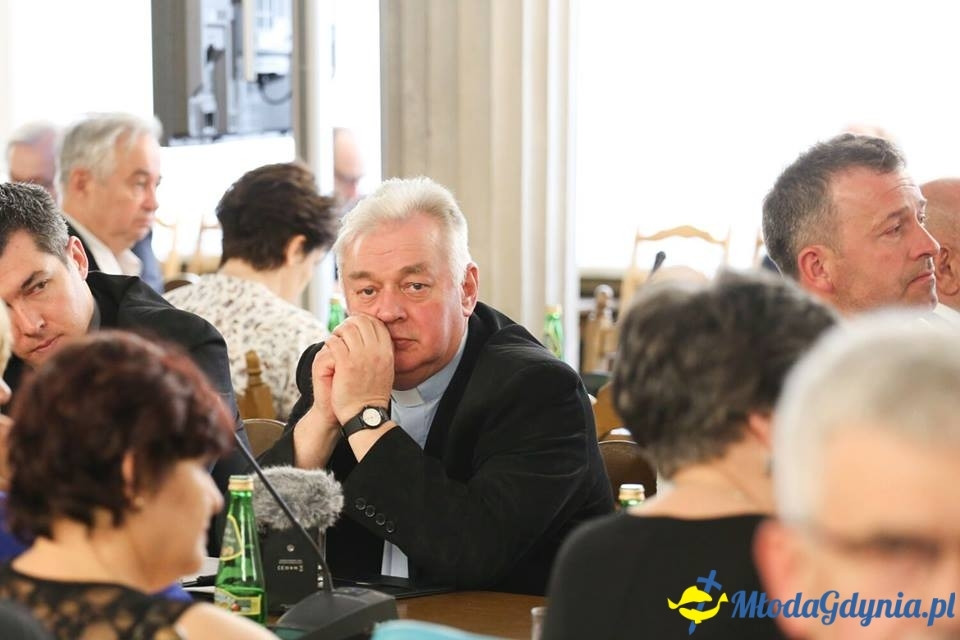 Ku trzeźwości Narodu. Odpowiedzialność rodziny, Kościoła, państwa i samorządu - konferencja w Sejmie