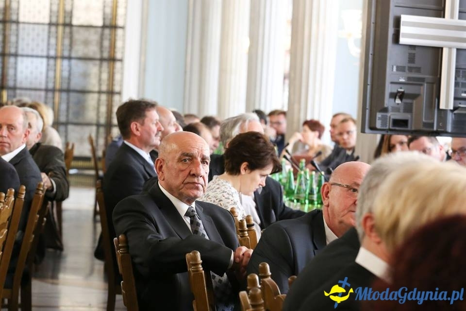 Ku trzeźwości Narodu. Odpowiedzialność rodziny, Kościoła, państwa i samorządu - konferencja w Sejmie