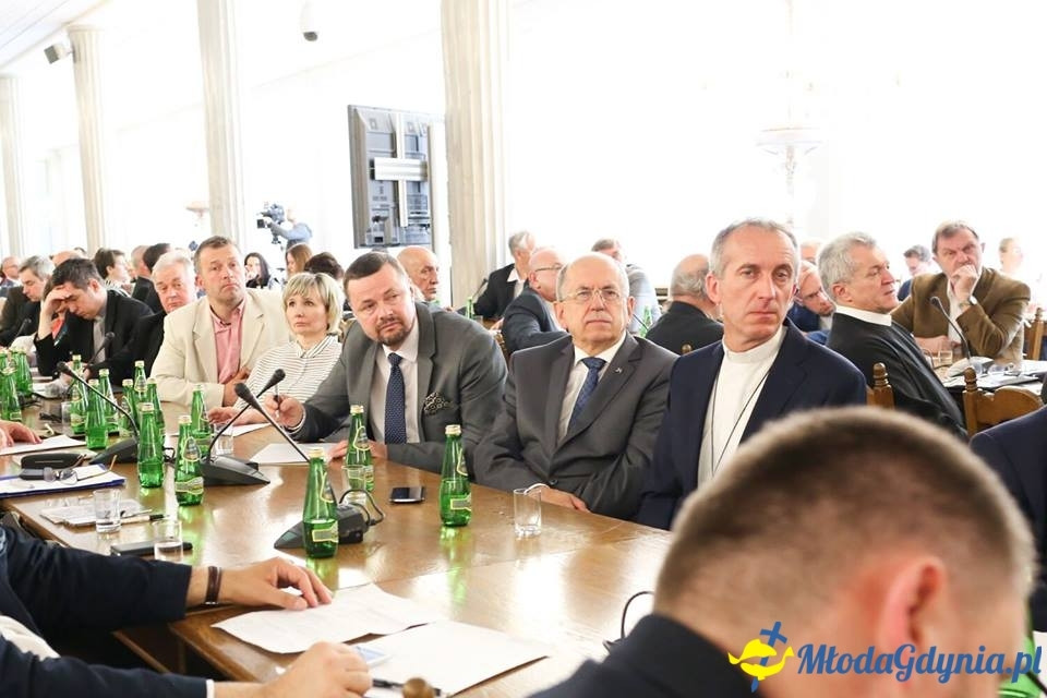 Ku trzeźwości Narodu. Odpowiedzialność rodziny, Kościoła, państwa i samorządu - konferencja w Sejmie