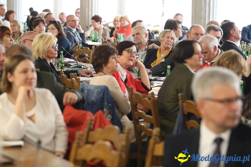 Ku trzeźwości Narodu. Odpowiedzialność rodziny, Kościoła, państwa i samorządu - konferencja w Sejmie