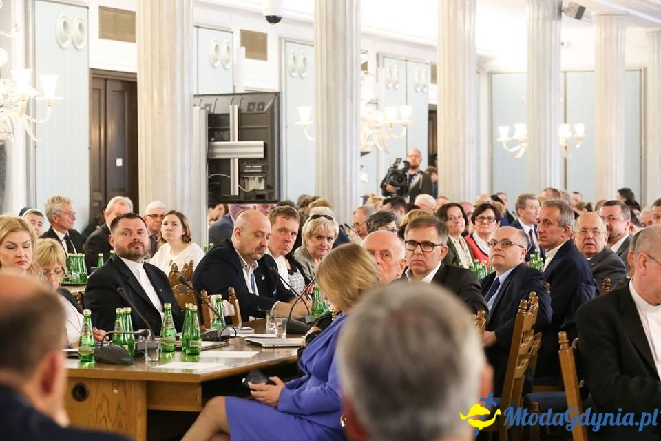 Ku trzeźwości Narodu. Odpowiedzialność rodziny, Kościoła, państwa i samorządu - konferencja w Sejmie