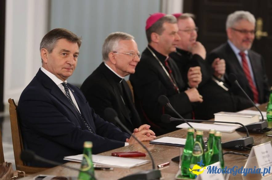 Ku trzeźwości Narodu. Odpowiedzialność rodziny, Kościoła, państwa i samorządu - konferencja w Sejmie