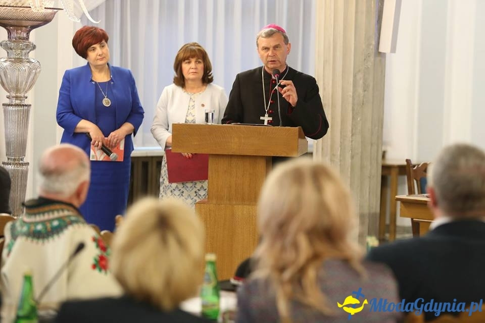 Ku trzeźwości Narodu. Odpowiedzialność rodziny, Kościoła, państwa i samorządu - konferencja w Sejmie