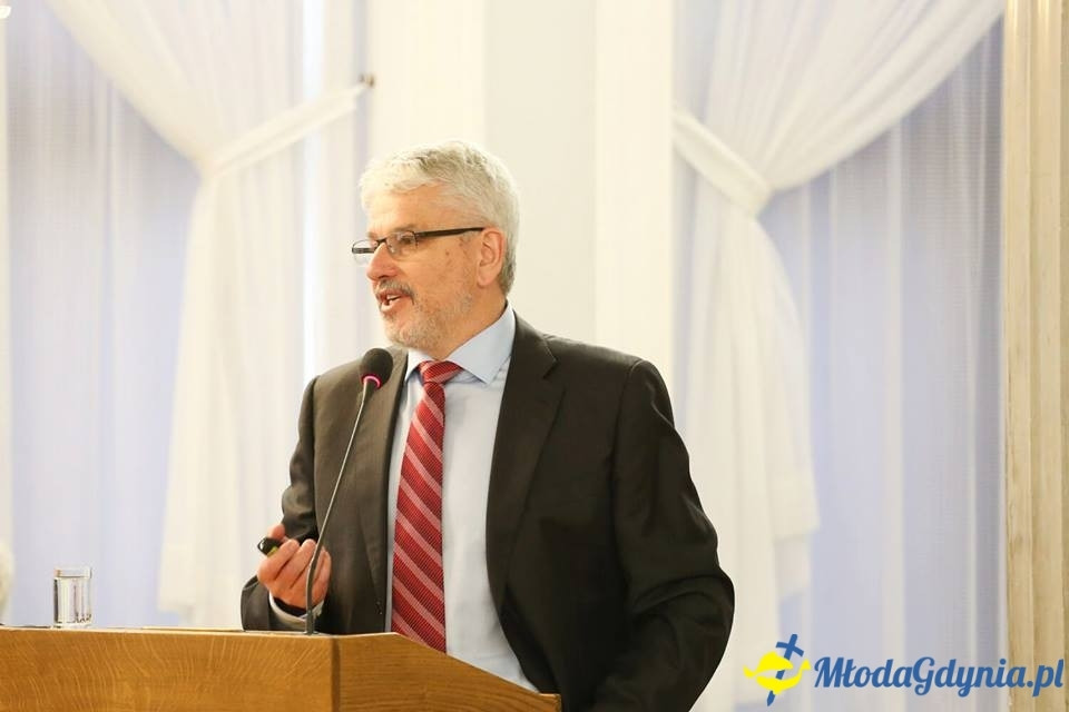 Ku trzeźwości Narodu. Odpowiedzialność rodziny, Kościoła, państwa i samorządu - konferencja w Sejmie