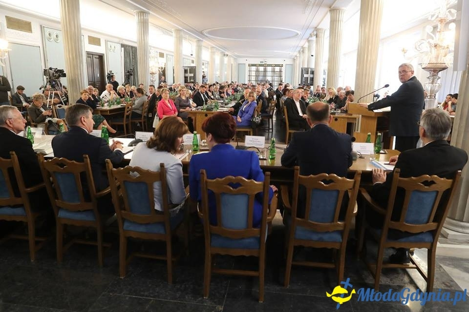 Ku trzeźwości Narodu. Odpowiedzialność rodziny, Kościoła, państwa i samorządu - konferencja w Sejmie