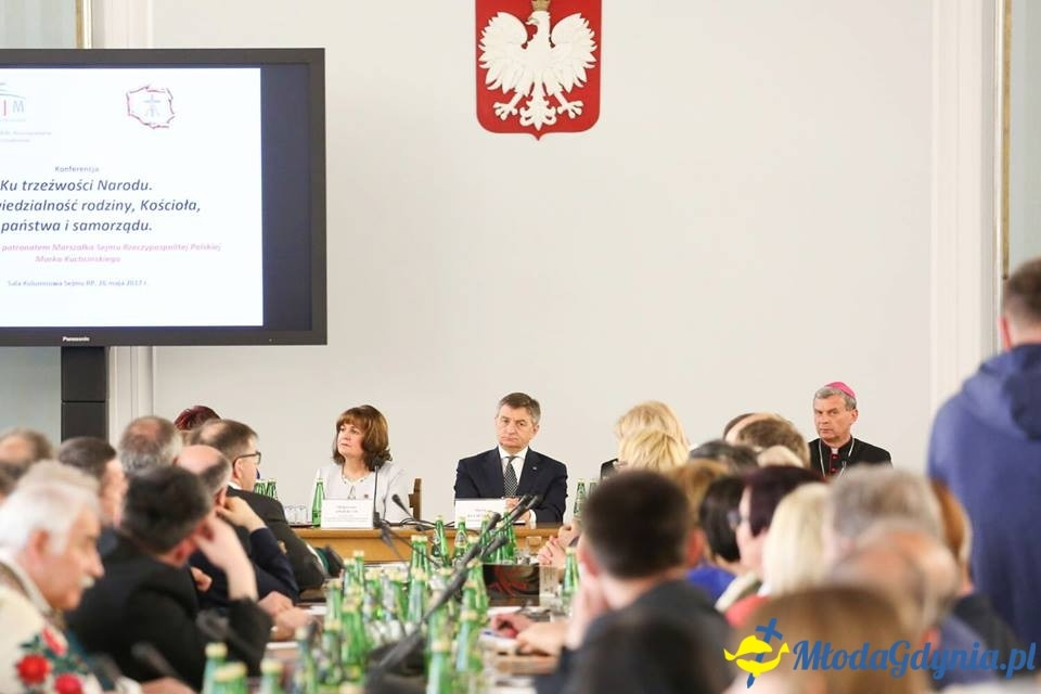 Ku trzeźwości Narodu. Odpowiedzialność rodziny, Kościoła, państwa i samorządu - konferencja w Sejmie