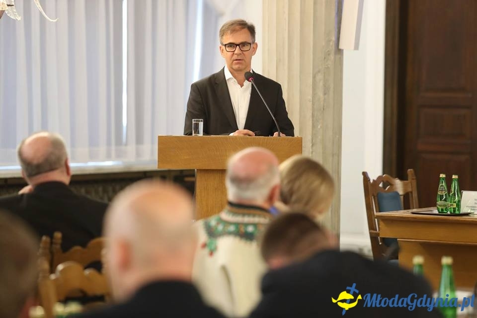 Ku trzeźwości Narodu. Odpowiedzialność rodziny, Kościoła, państwa i samorządu - konferencja w Sejmie