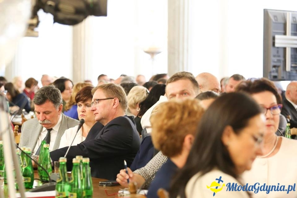 Ku trzeźwości Narodu. Odpowiedzialność rodziny, Kościoła, państwa i samorządu - konferencja w Sejmie