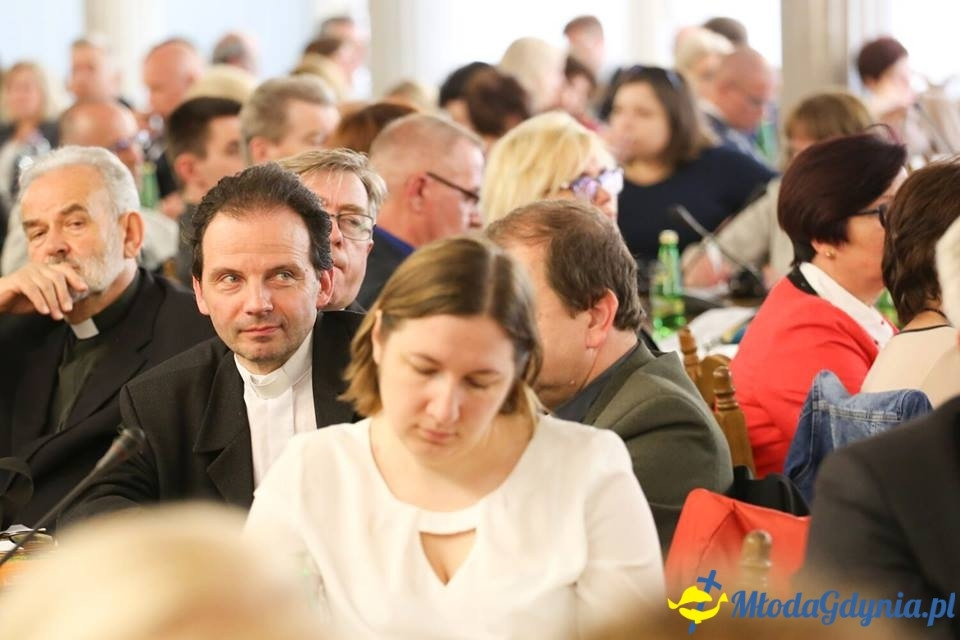 Ku trzeźwości Narodu. Odpowiedzialność rodziny, Kościoła, państwa i samorządu - konferencja w Sejmie