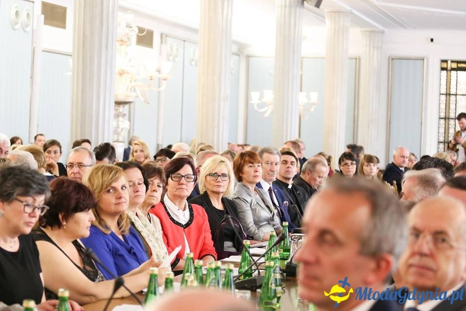Ku trzeźwości Narodu. Odpowiedzialność rodziny, Kościoła, państwa i samorządu - konferencja w Sejmie