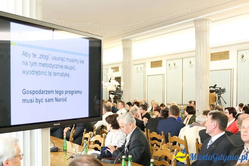 Ku trzeźwości Narodu. Odpowiedzialność rodziny, Kościoła, państwa i samorządu - konferencja w Sejmie