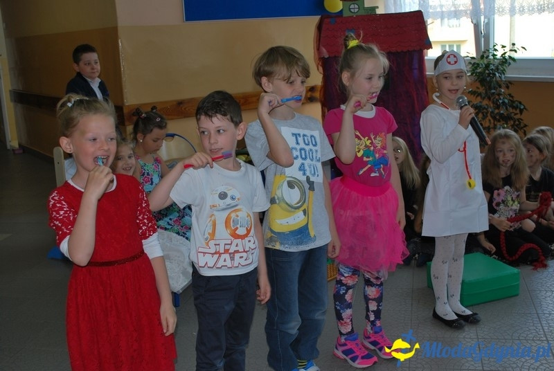 SP 40 - przedstawienie o zdrowiu klasy II g - 02.06.2017