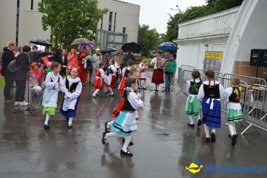 Bicie rekordu w gotowaniu zupy wiśniowej