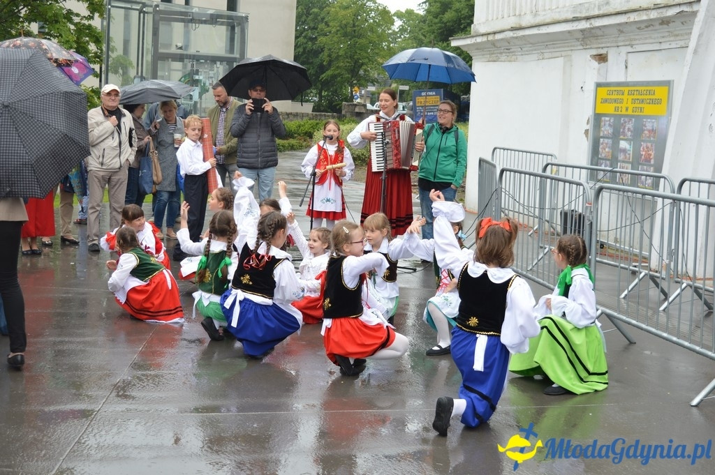 Bicie rekordu w gotowaniu zupy wiśniowej