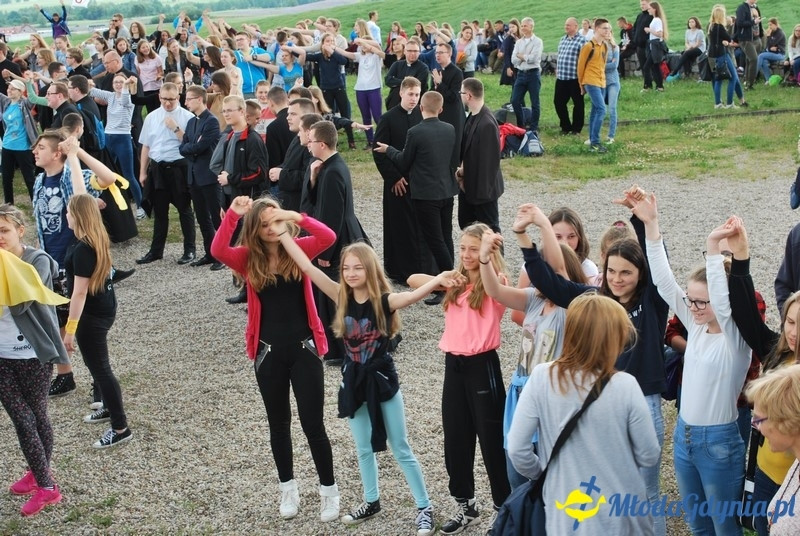 Przystań na chwilę - procesja - Góra Św. Jana Pawła II do Bazyliki