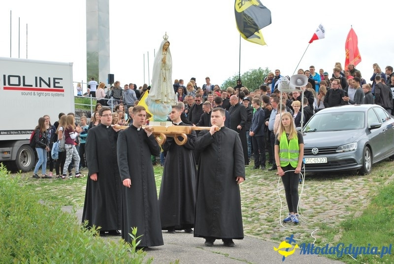 Przystań na chwilę - procesja - Góra Św. Jana Pawła II do Bazyliki