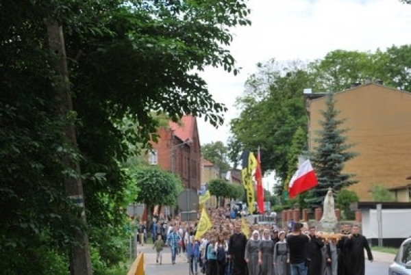 Przystań na chwilę - procesja - Góra Św. Jana Pawła II do Bazyliki
