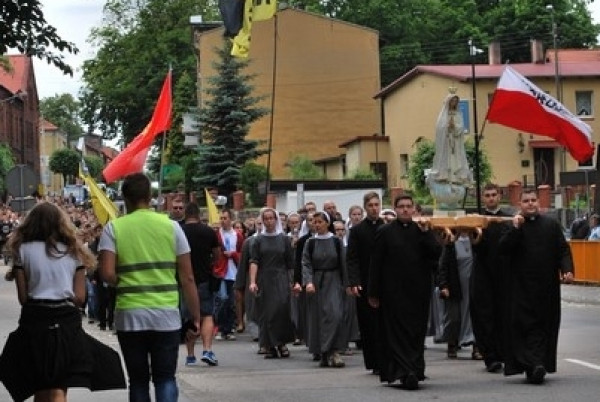 Przystań na chwilę - procesja - Góra Św. Jana Pawła II do Bazyliki