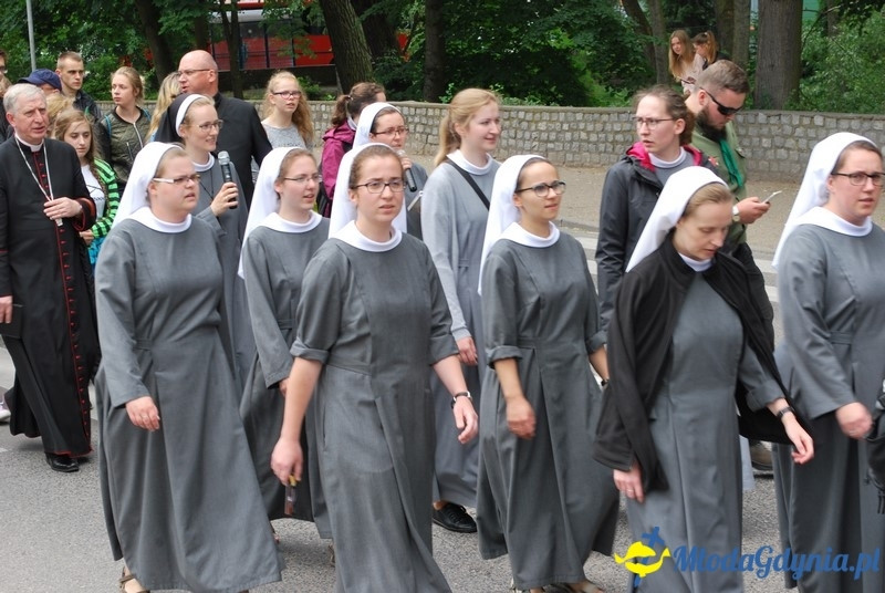 Przystań na chwilę - procesja - Góra Św. Jana Pawła II do Bazyliki