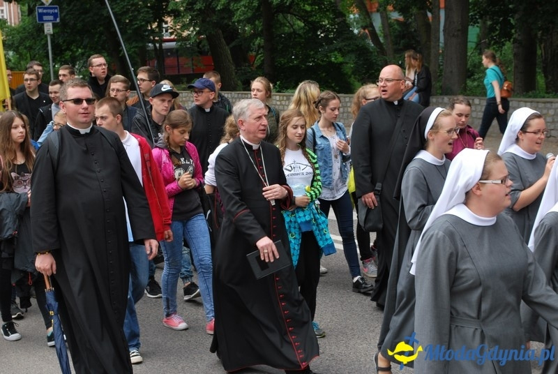 Przystań na chwilę - procesja - Góra Św. Jana Pawła II do Bazyliki
