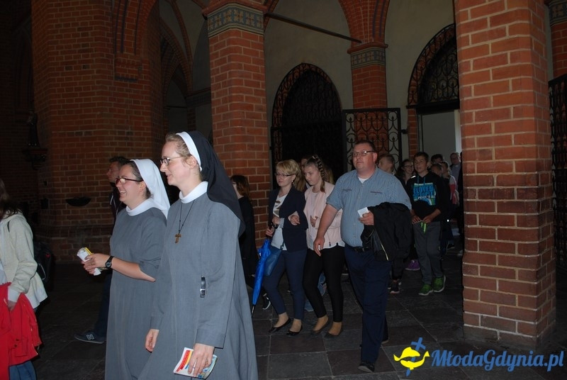 Przystań na chwilę - procesja - Góra Św. Jana Pawła II do Bazyliki