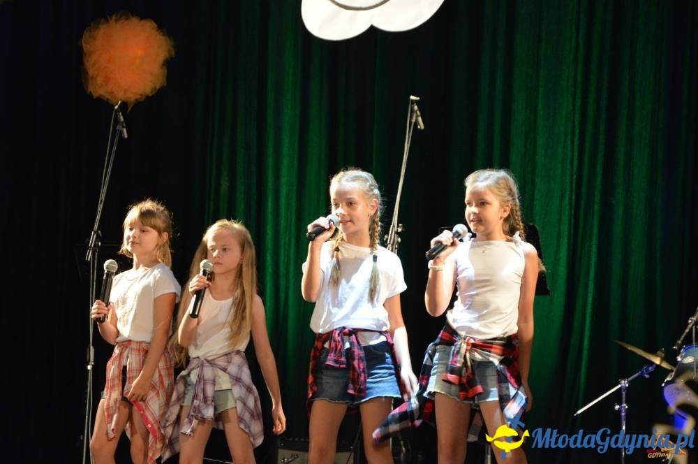 Prosimy Was o uśmiech - Koncert pracowni muzycznych MDK  w Kinie Grom.