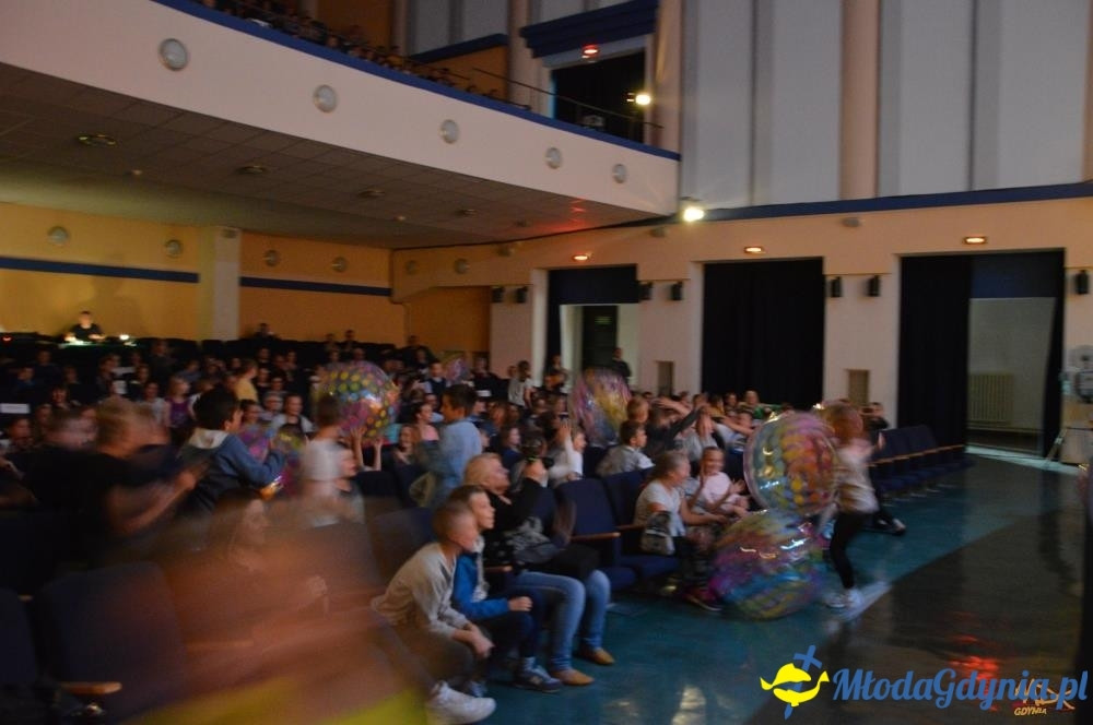 Prosimy Was o uśmiech - Koncert pracowni muzycznych MDK  w Kinie Grom.