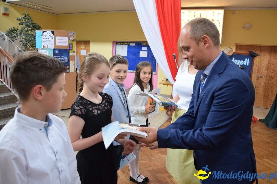 Zakończenie roku w ZSSO - Szkoła Podstawowa