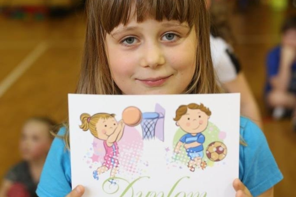 Akademia Młodych Sportowców CHYLONIA - ZAKOŃCZENIE SEZONU 2016-17