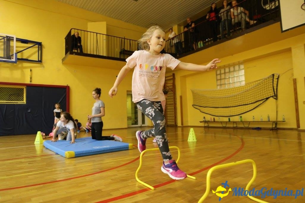 Akademia Młodych Sportowców CHYLONIA - ZAKOŃCZENIE SEZONU 2016-17