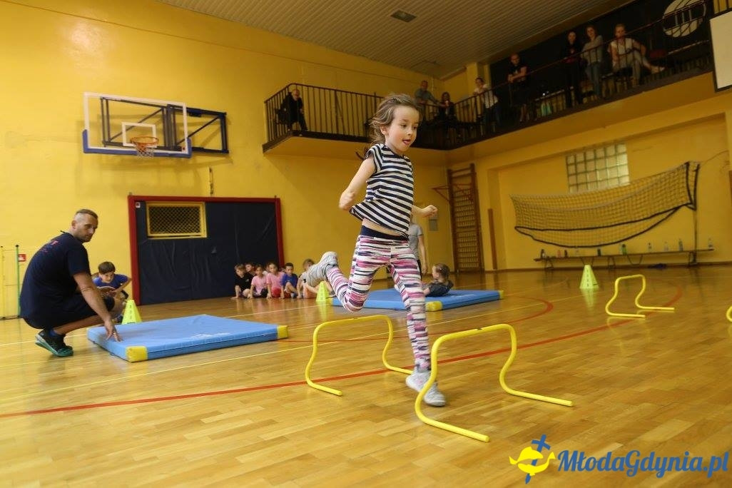 Akademia Młodych Sportowców CHYLONIA - ZAKOŃCZENIE SEZONU 2016-17