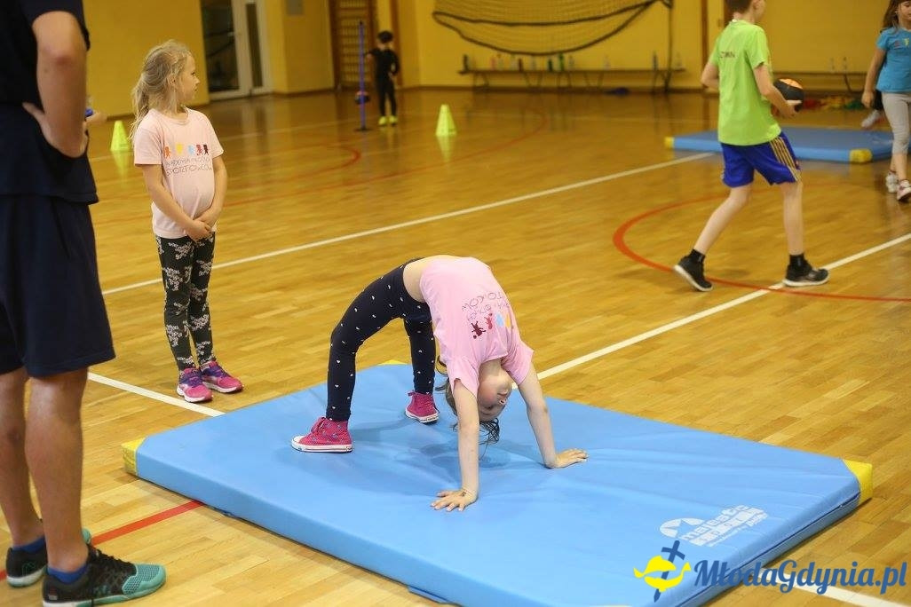 Akademia Młodych Sportowców CHYLONIA - ZAKOŃCZENIE SEZONU 2016-17