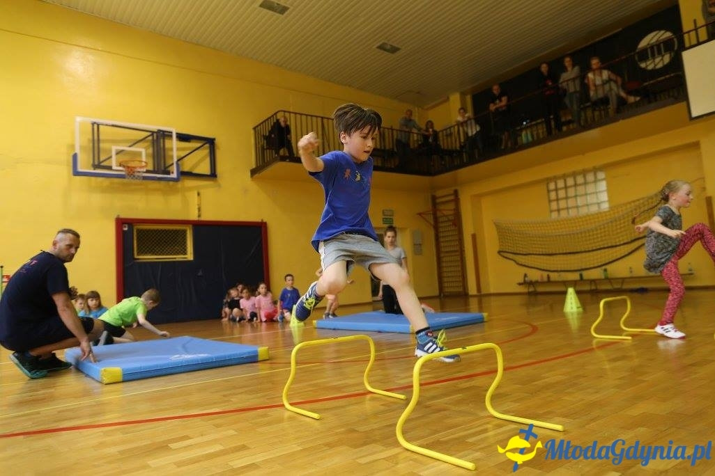 Akademia Młodych Sportowców CHYLONIA - ZAKOŃCZENIE SEZONU 2016-17