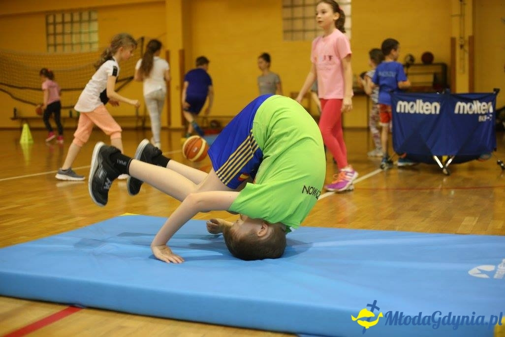 Akademia Młodych Sportowców CHYLONIA - ZAKOŃCZENIE SEZONU 2016-17