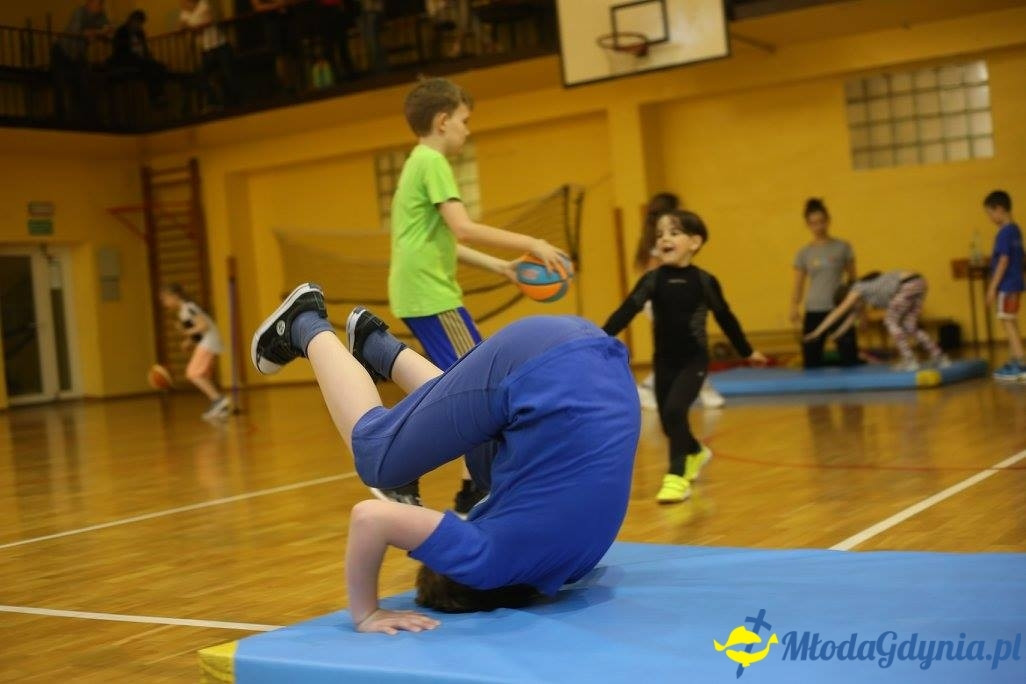 Akademia Młodych Sportowców CHYLONIA - ZAKOŃCZENIE SEZONU 2016-17