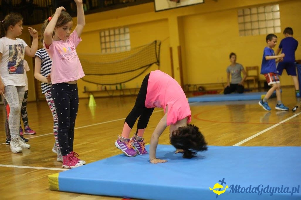 Akademia Młodych Sportowców CHYLONIA - ZAKOŃCZENIE SEZONU 2016-17