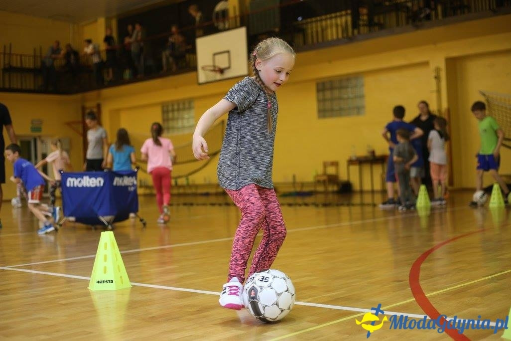 Akademia Młodych Sportowców CHYLONIA - ZAKOŃCZENIE SEZONU 2016-17