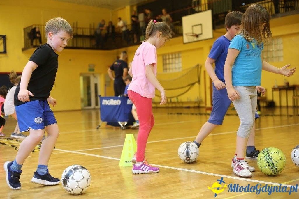 Akademia Młodych Sportowców CHYLONIA - ZAKOŃCZENIE SEZONU 2016-17