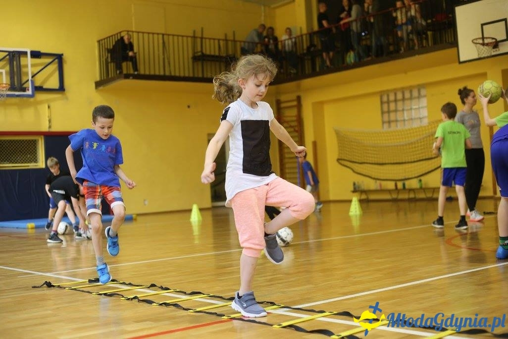 Akademia Młodych Sportowców CHYLONIA - ZAKOŃCZENIE SEZONU 2016-17