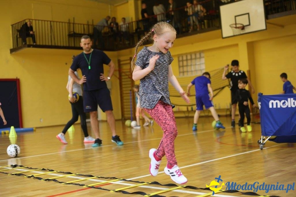 Akademia Młodych Sportowców CHYLONIA - ZAKOŃCZENIE SEZONU 2016-17