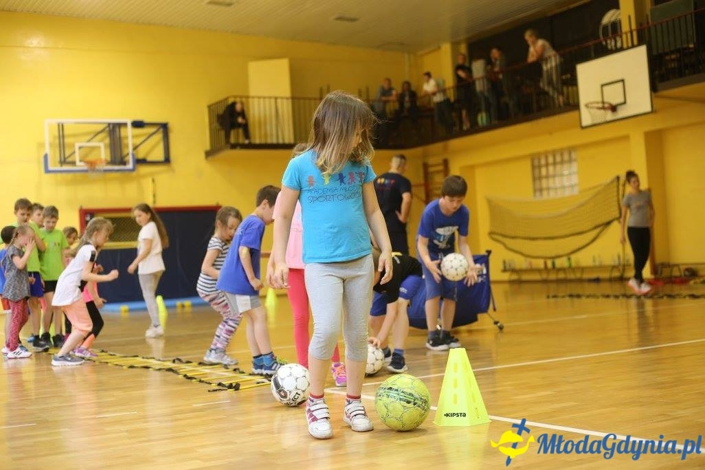 Akademia Młodych Sportowców CHYLONIA - ZAKOŃCZENIE SEZONU 2016-17