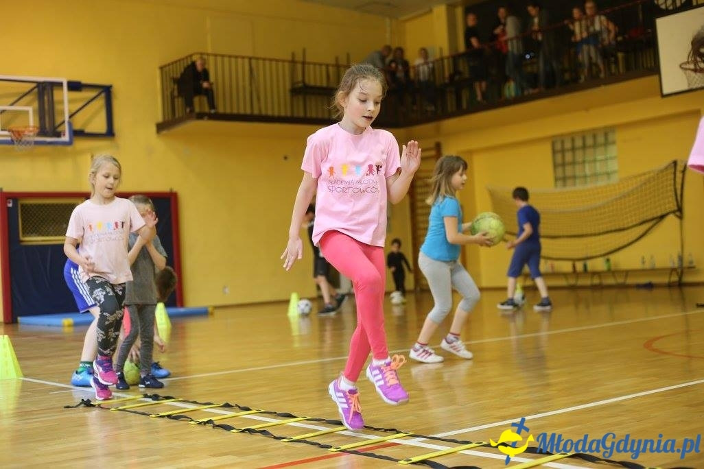 Akademia Młodych Sportowców CHYLONIA - ZAKOŃCZENIE SEZONU 2016-17