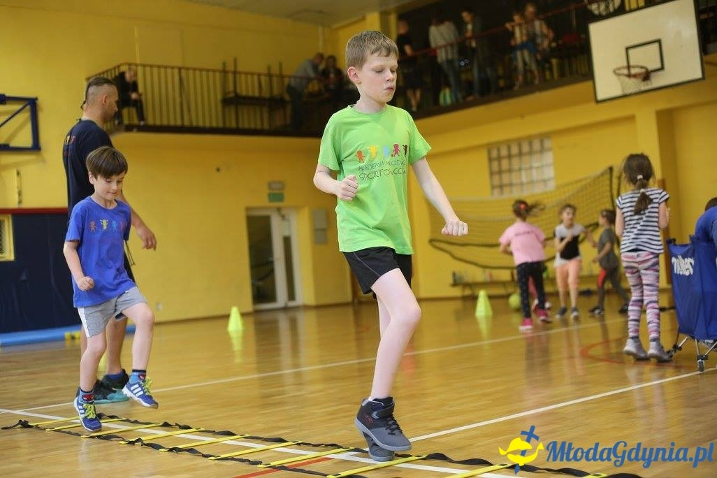 Akademia Młodych Sportowców CHYLONIA - ZAKOŃCZENIE SEZONU 2016-17