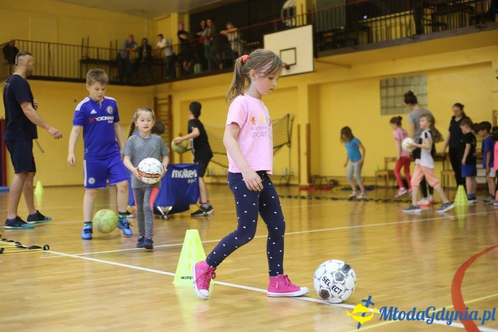 Akademia Młodych Sportowców CHYLONIA - ZAKOŃCZENIE SEZONU 2016-17