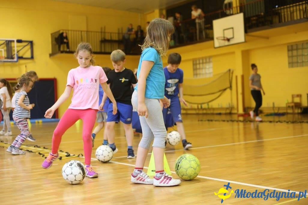 Akademia Młodych Sportowców CHYLONIA - ZAKOŃCZENIE SEZONU 2016-17