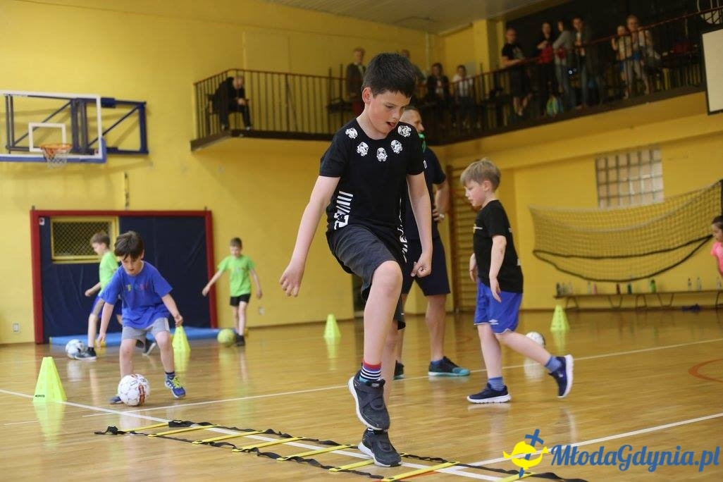 Akademia Młodych Sportowców CHYLONIA - ZAKOŃCZENIE SEZONU 2016-17