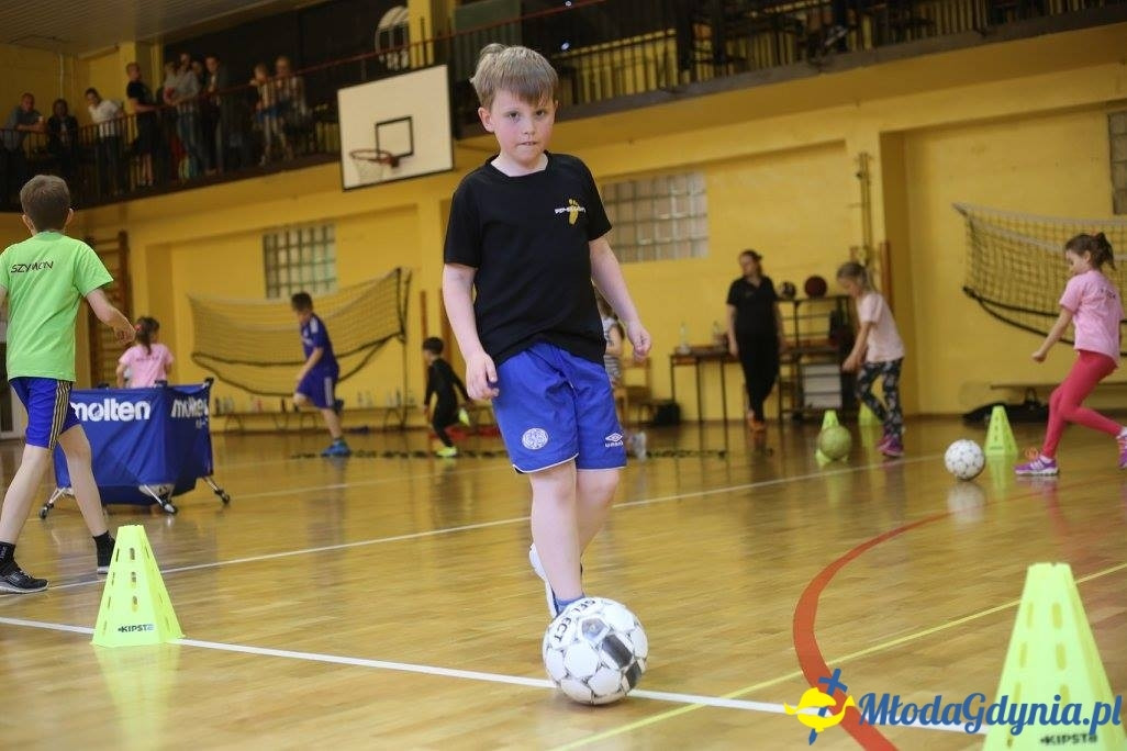 Akademia Młodych Sportowców CHYLONIA - ZAKOŃCZENIE SEZONU 2016-17