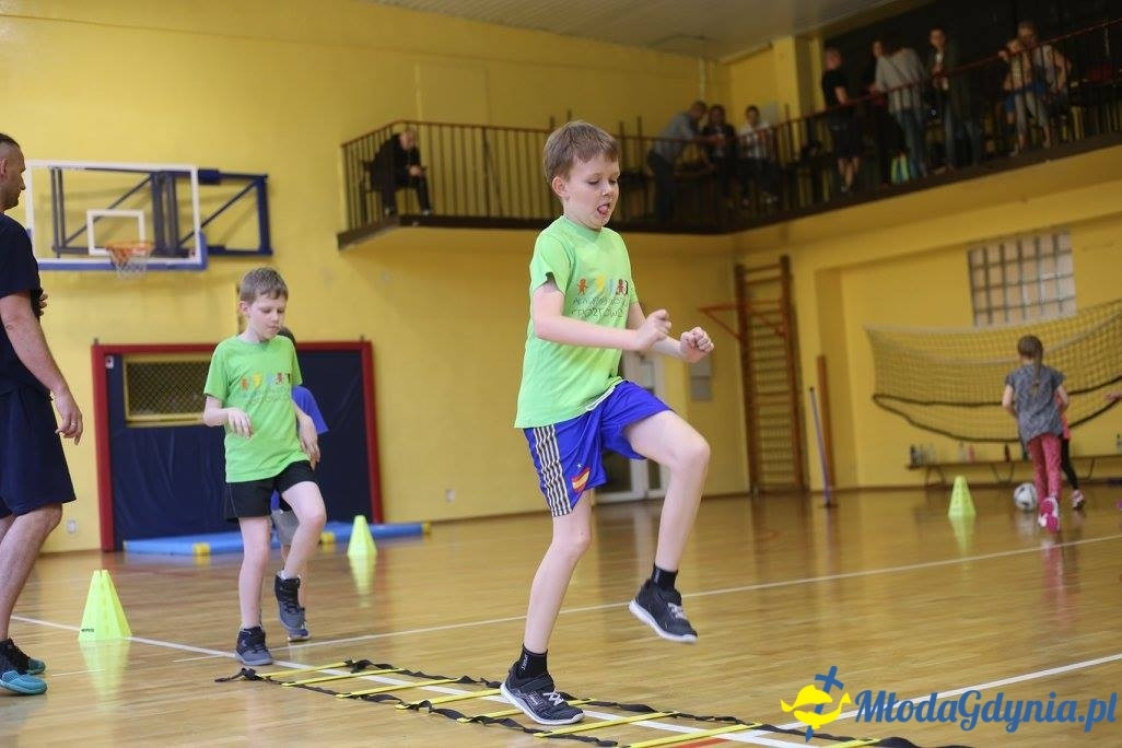 Akademia Młodych Sportowców CHYLONIA - ZAKOŃCZENIE SEZONU 2016-17