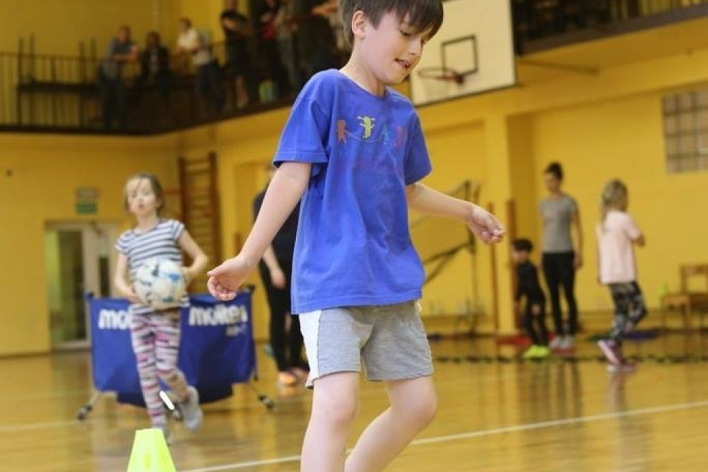 Akademia Młodych Sportowców CHYLONIA - ZAKOŃCZENIE SEZONU 2016-17