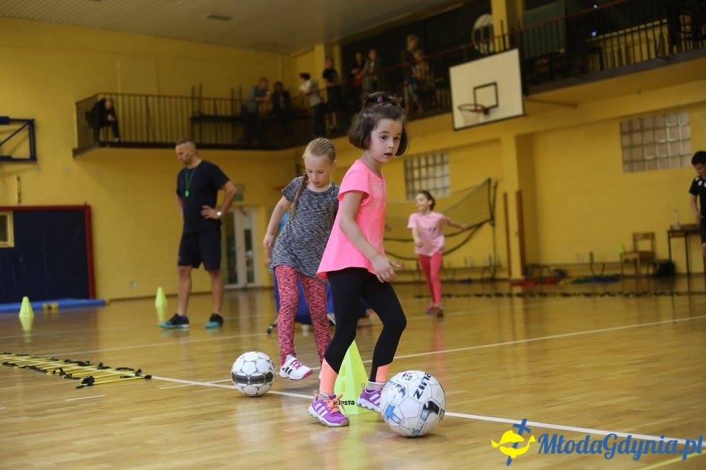 Akademia Młodych Sportowców CHYLONIA - ZAKOŃCZENIE SEZONU 2016-17